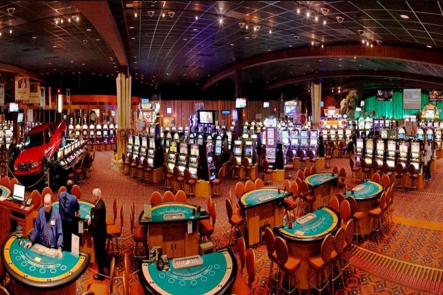 Khám phá game Aces & Eights với 1 Hand và những bí quyết thắng lớn tại Aces & Eights